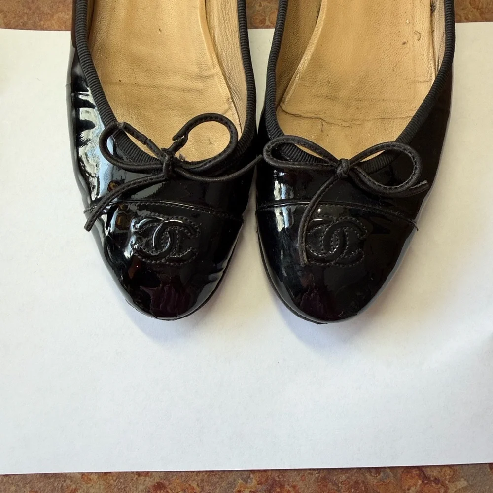 Chanel Black Patent Leather Ballet Flats with Bow 38 - Picture 15 of 15